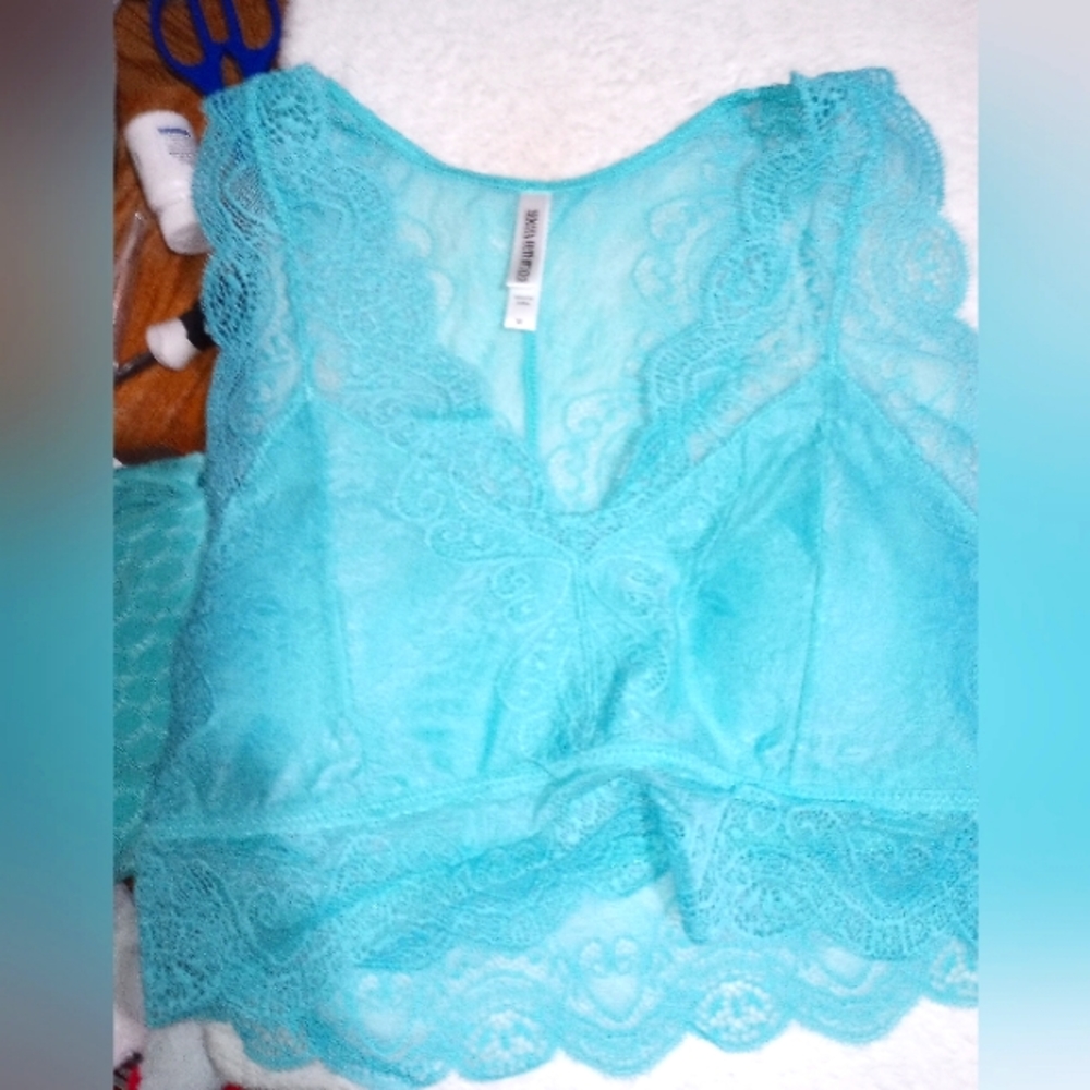 NWOT Blue Lacy Bralette size XL Zenana Outfitters